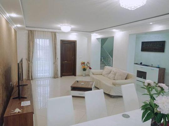 Casa Leahu Bed & Breakfast Baile 1 Mai Dış mekan fotoğraf